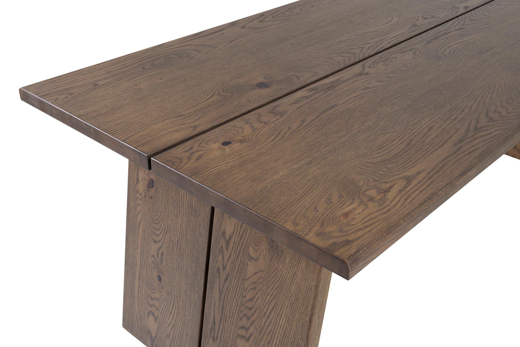Moderner Logger Esstisch aus hochwertigem Naturholz von Venture Home, perfekt für gemütliche Esszimmer und gesellige Runden.