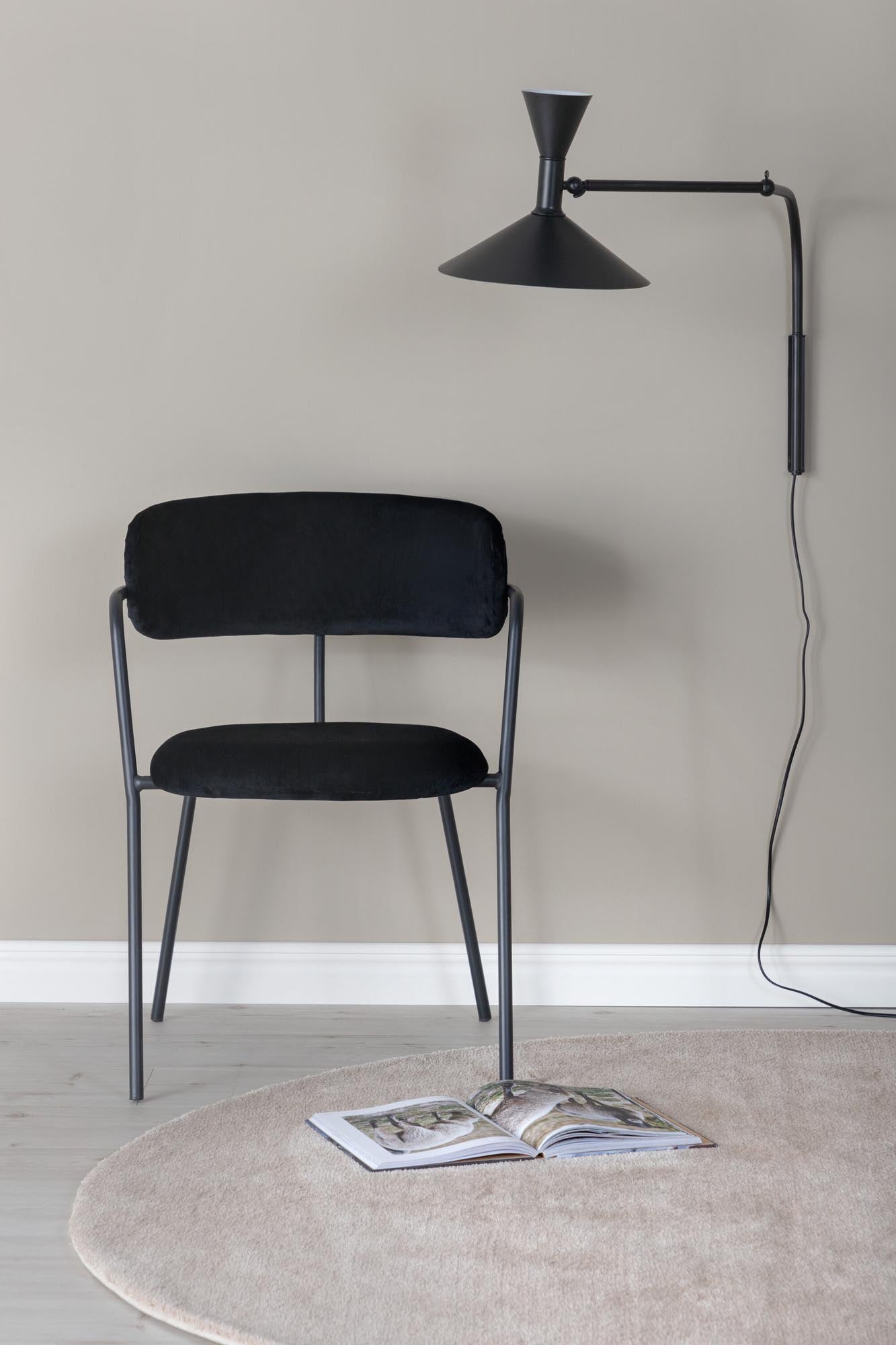Arrow Armlehnstuhl in Schwarz präsentiert im Onlineshop von KAQTU Design AG. Stuhl mit Armlehne ist von Venture Home