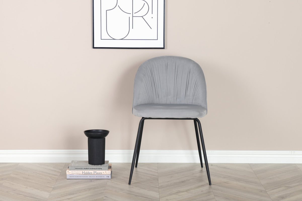 Wrinkles Stuhl in Grau präsentiert im Onlineshop von KAQTU Design AG. Schalenstuhl ist von Venture Home