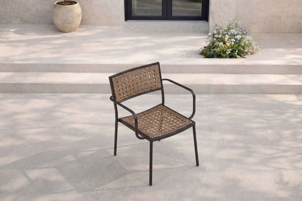 Paola Stuhl in Natur präsentiert im Onlineshop von KAQTU Design AG. Gartenstuhl mit Armlehnen ist von Venture Home