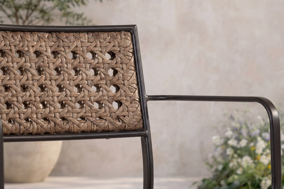 Paola Stuhl in Natur präsentiert im Onlineshop von KAQTU Design AG. Gartenstuhl mit Armlehnen ist von Venture Home