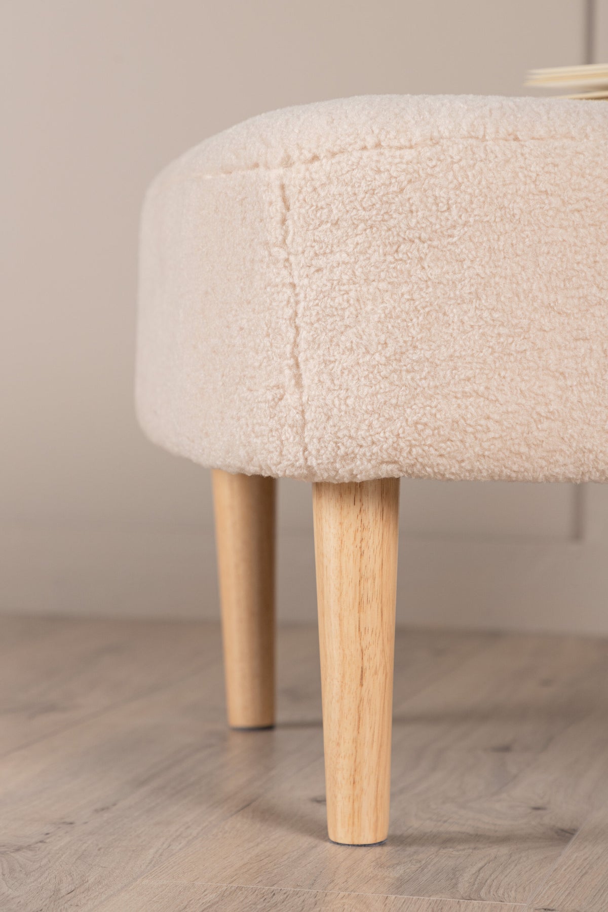 Salina Ottomane / Pouf in Weiss präsentiert im Onlineshop von KAQTU Design AG. Pouf ist von Venture Home