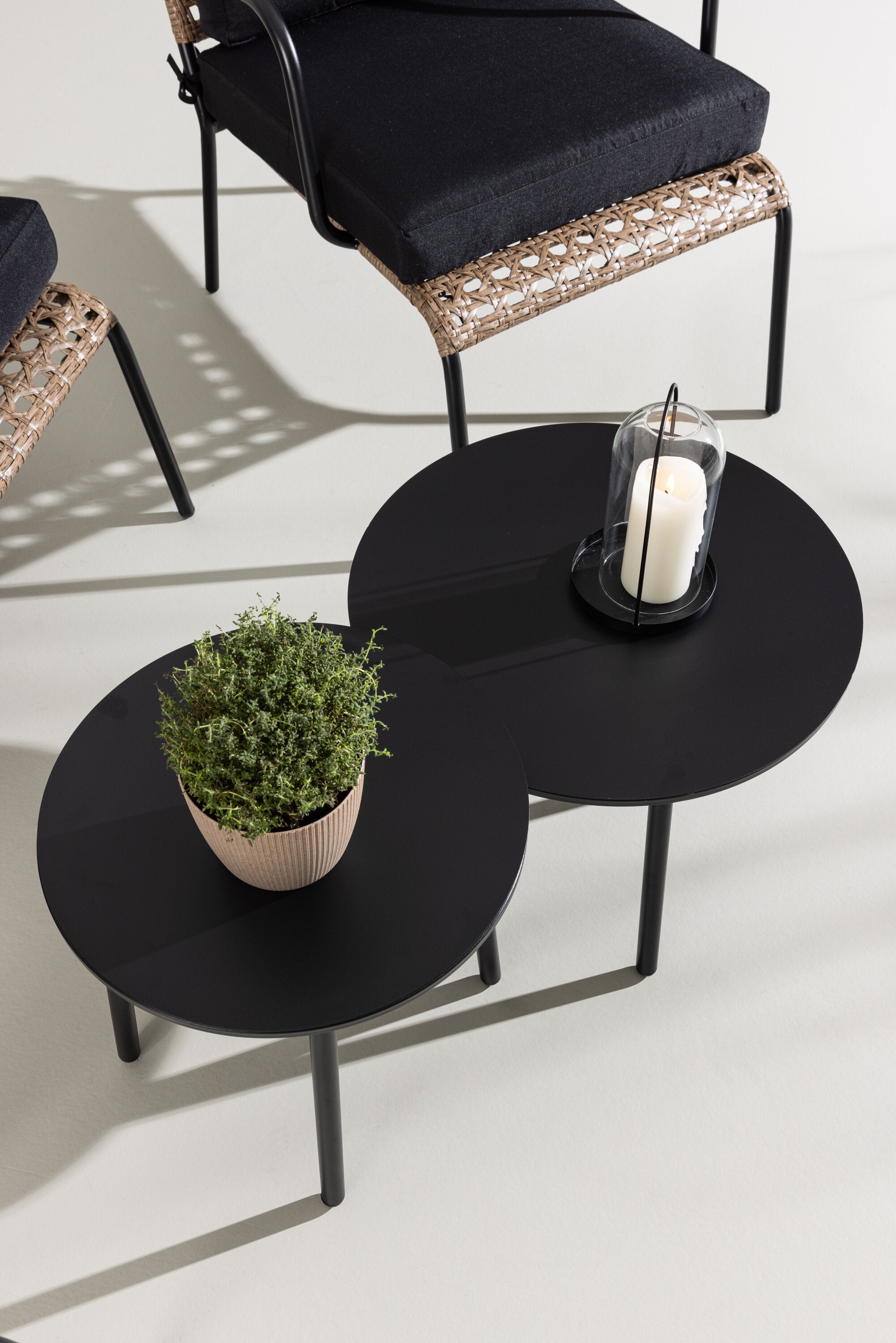 Paola Sofa Outdoorset ⌀50cm in Natur präsentiert im Onlineshop von KAQTU Design AG. Loungeset ist von Venture Home