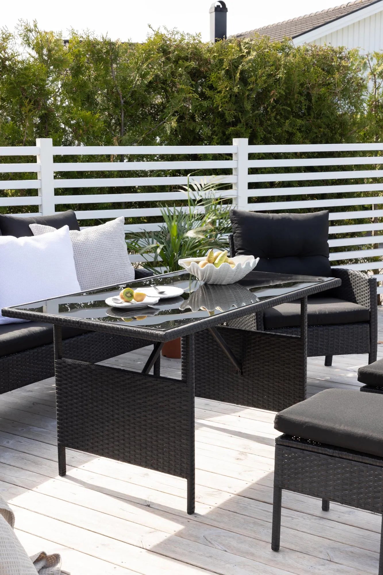 Stilvolles Knock Sofa Outdoorset 120cm von Venture Home entdecken.