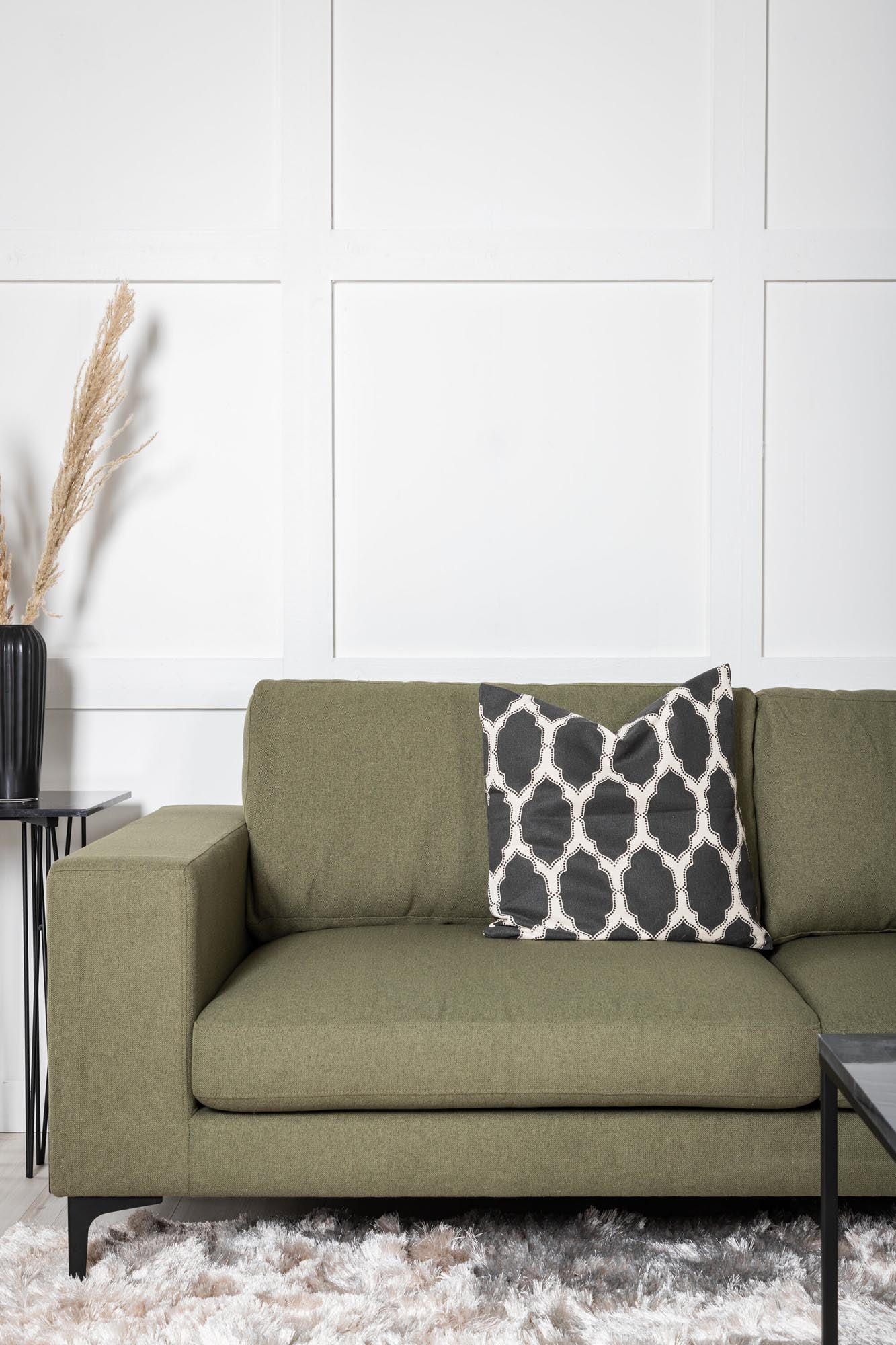 Bolero Sofa in Grün präsentiert im Onlineshop von KAQTU Design AG. 3er Sofa ist von Venture Home