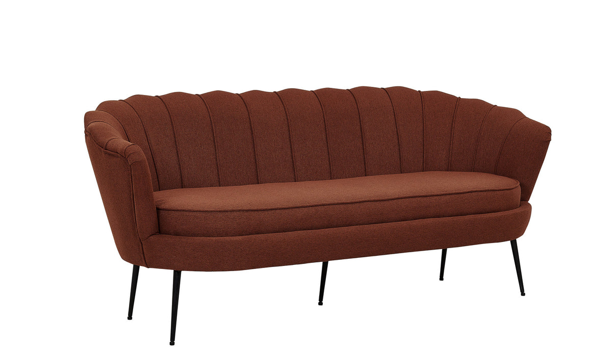 Calais Sofa in Rot präsentiert im Onlineshop von KAQTU Design AG. 3er Sofa ist von Venture Home