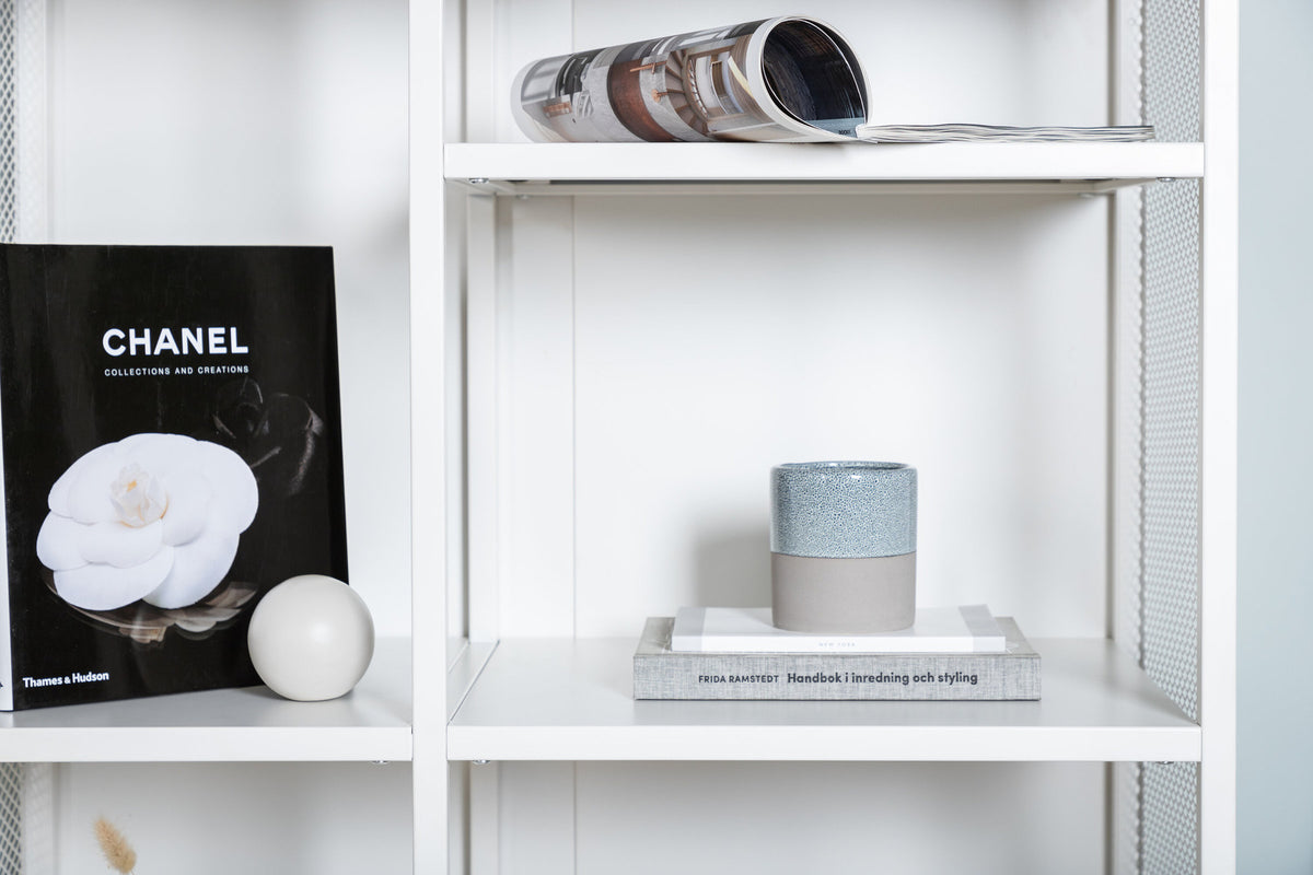 Mischa Regal in Weiss präsentiert im Onlineshop von KAQTU Design AG. Standregal ist von Venture Home