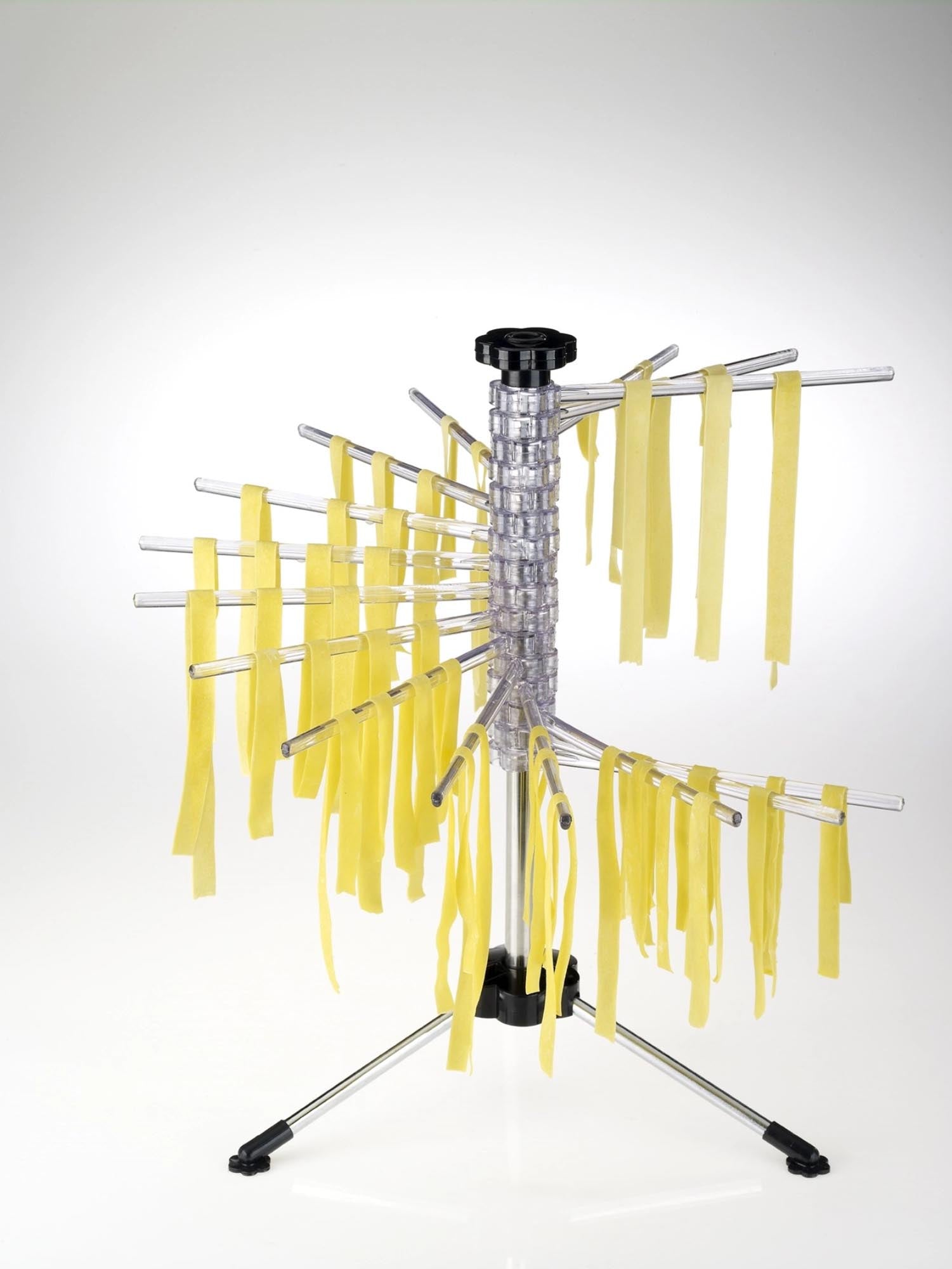 Stabiler Nudeltrockner Pasta-Tree von Westmark, perfekt für frische Pasta, kompakt und praktisch, Maße: 45x45x45.5 cm.