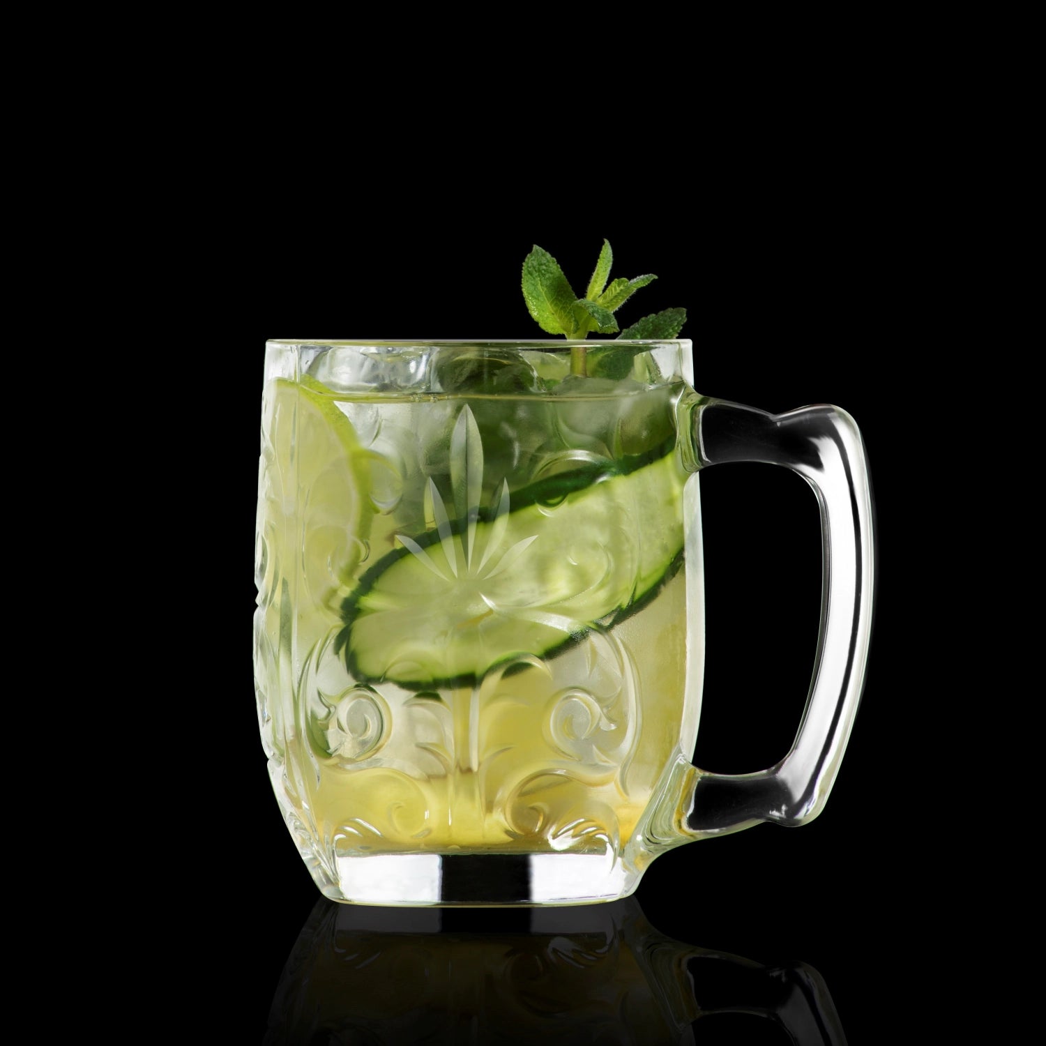 Elegantes 4er Set Tattoo Biergläser aus hochwertigem Glas, perfekt für jede Feier, mit modernem Design und 42cl Fassungsvermögen.