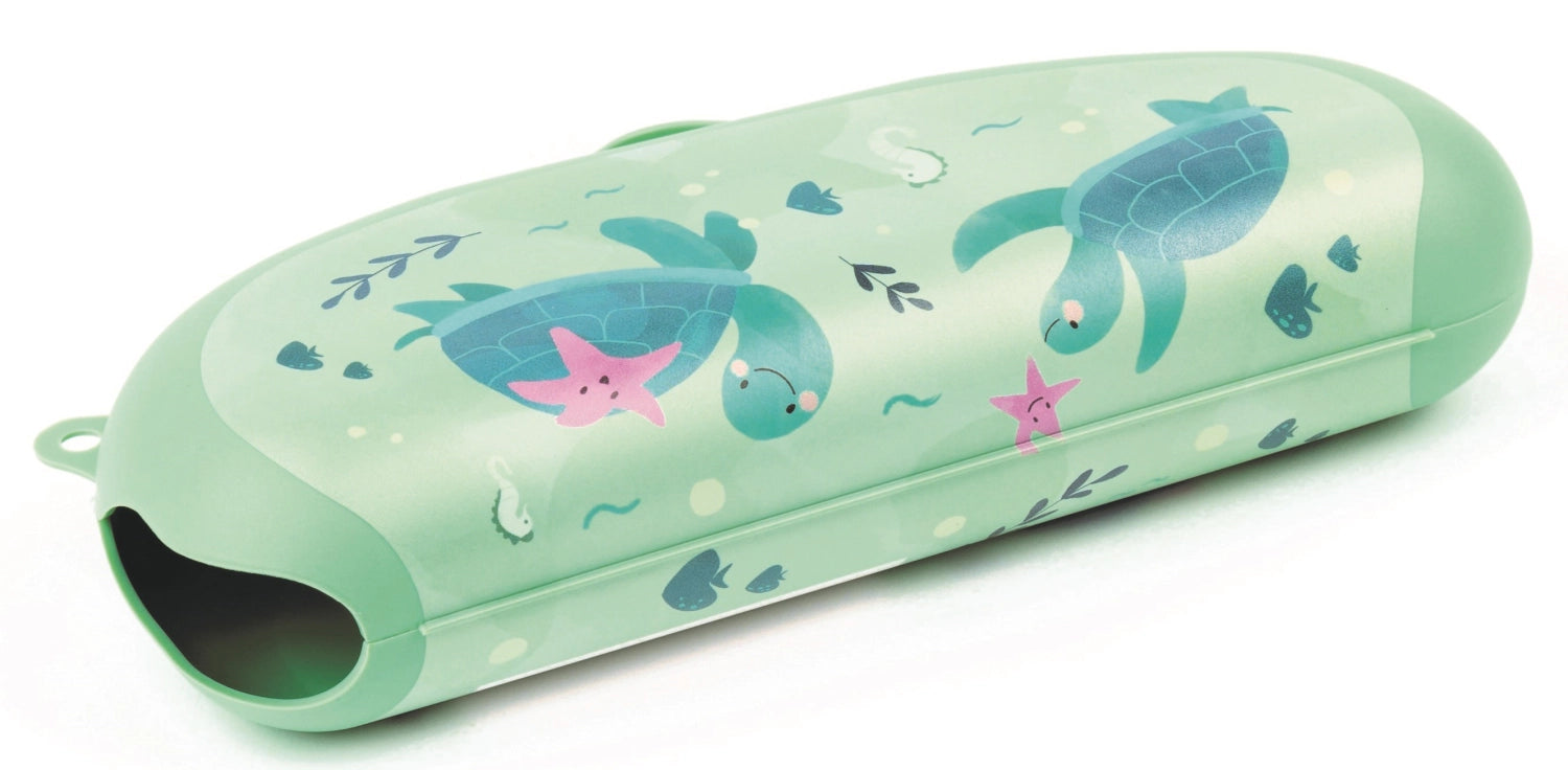 Verspielte, hellgrüne Lunchbox in Form einer Schildkröte, ideal für Kinder, perfekt für Obst und Snacks, Maße: 223x90x50 mm.