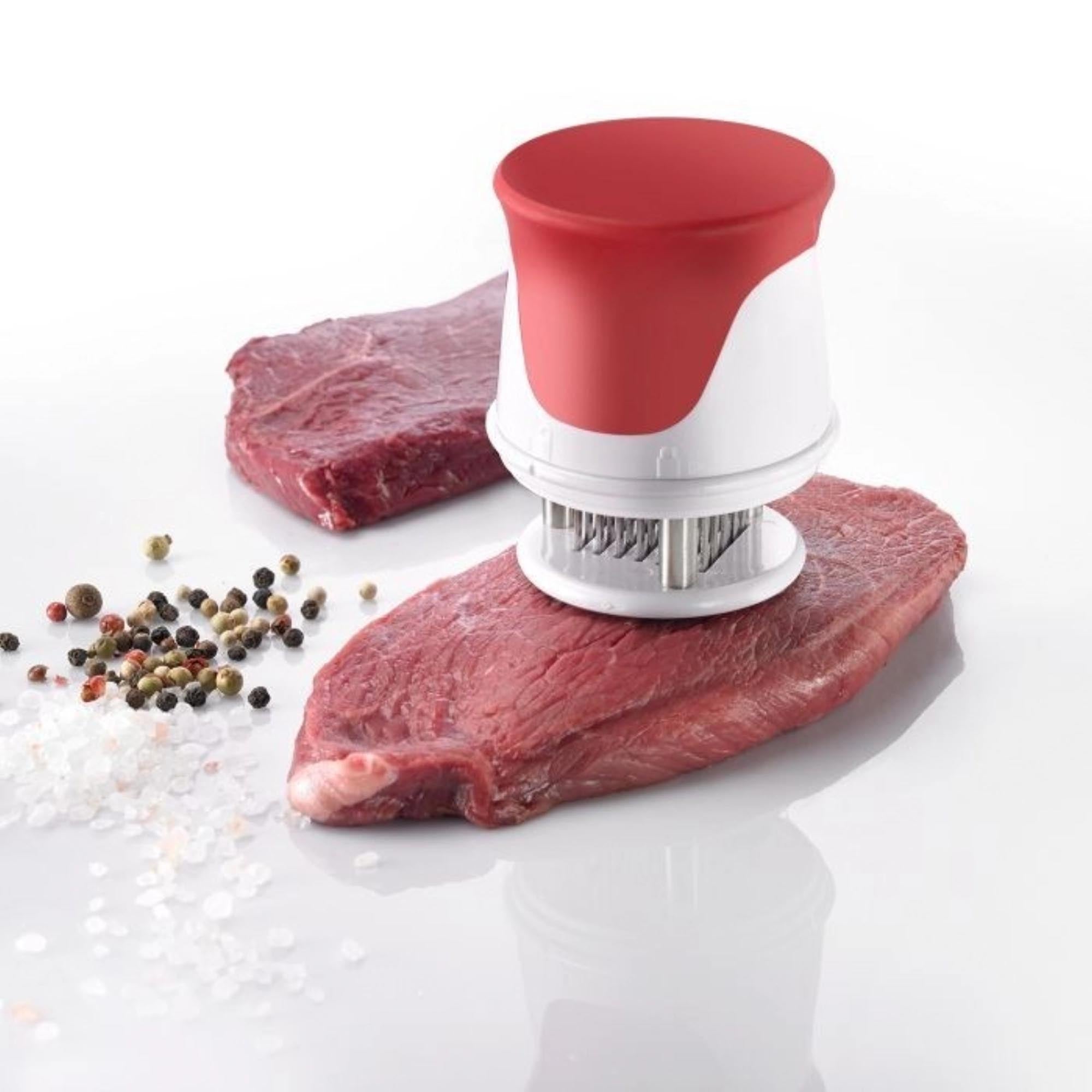 Kompakter Fleischsteaker mit 35 Edelstahlklingen, ideal für zartes Fleisch, Masse: 7,3x7,3x10,7 cm, robust und benutzerfreundlich.