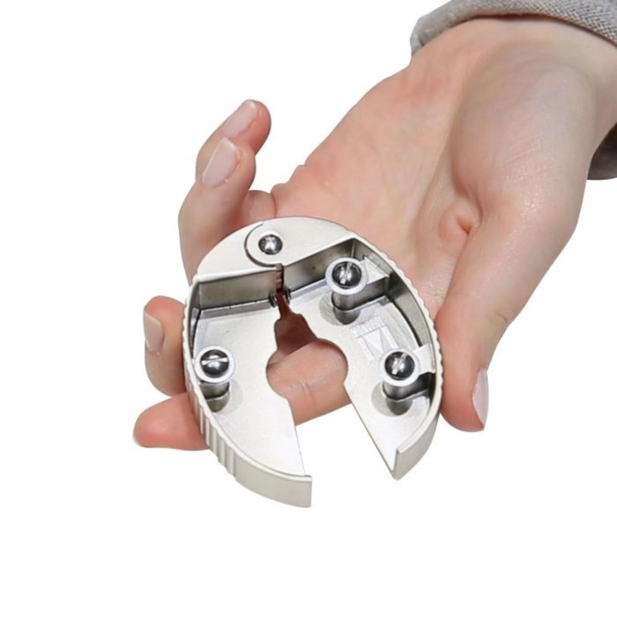 Kompakter Kapselschneider Mondo von Westmark, 6.5x5.5x1.5cm, ideal für präzises und einfaches Öffnen von Flaschen.
