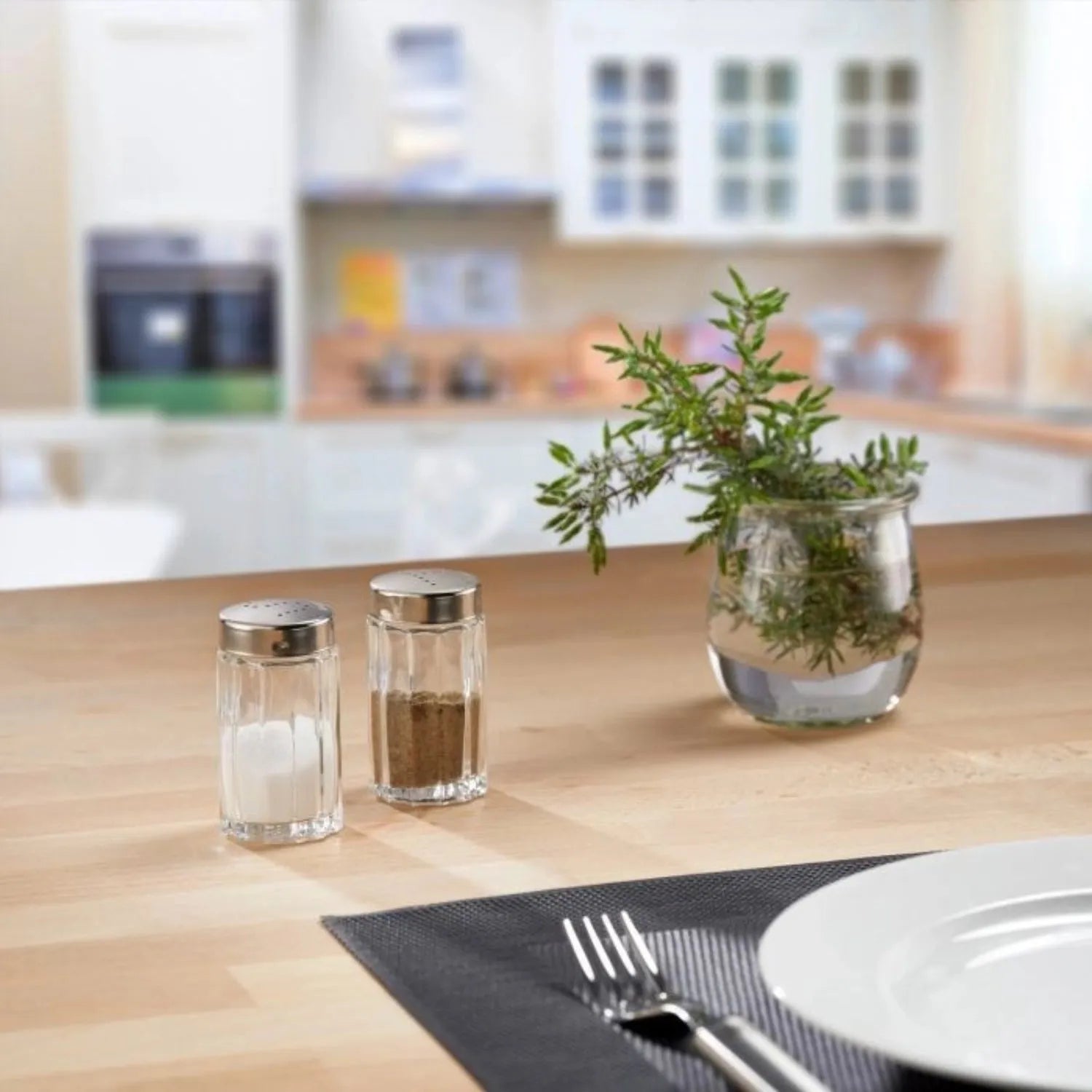 Praktischer Salzstreuer von Westmark, 50ml Fassungsvermögen, ideal für präzises Dosieren von Salz in der Küche oder am Tisch.