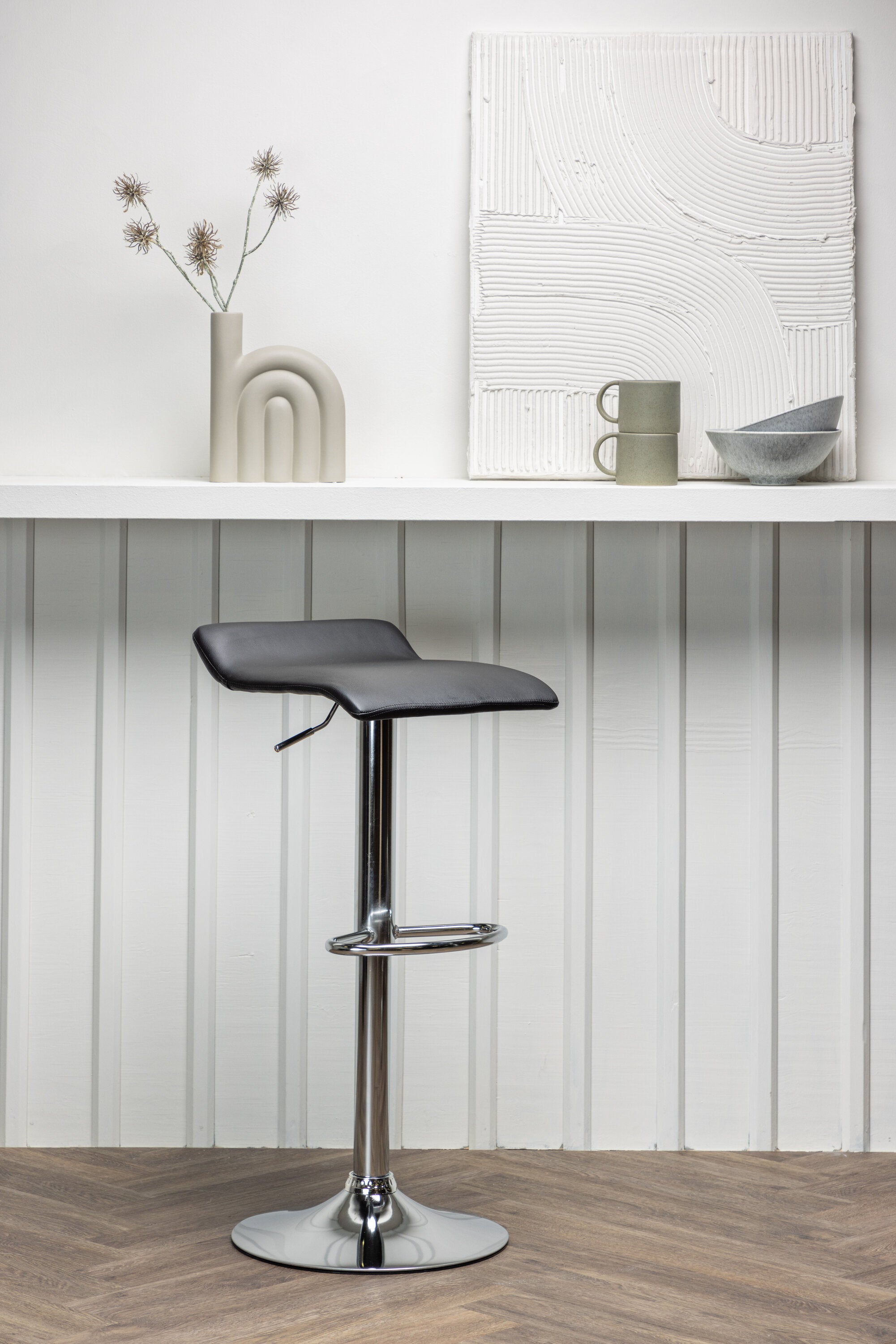 Jonna Barstuhl in Schwarz präsentiert im Onlineshop von KAQTU Design AG. Barhocker ist von Venture Home