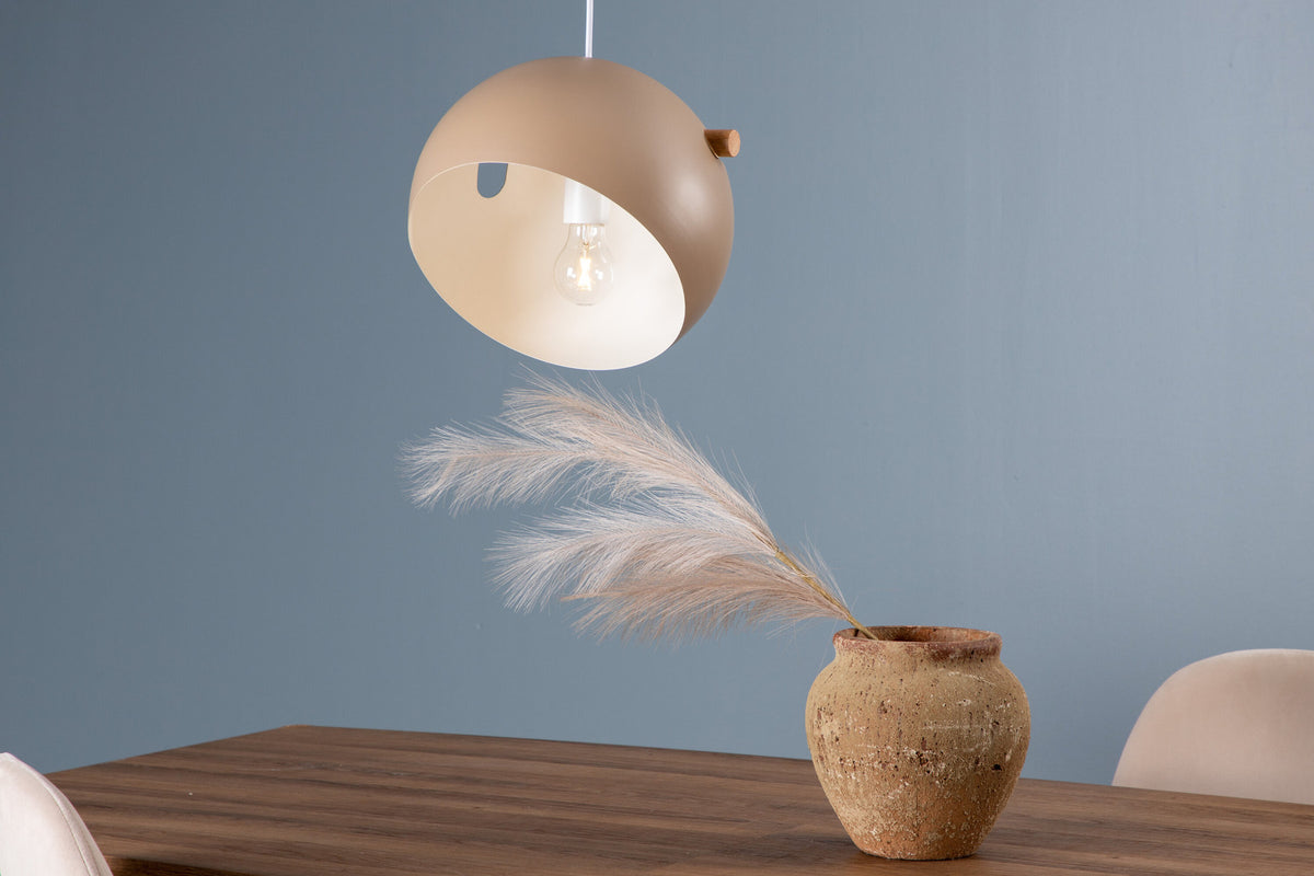 Tubbie Pendelleuchte in Beige präsentiert im Onlineshop von KAQTU Design AG. Pendelleuchte ist von Venture Home