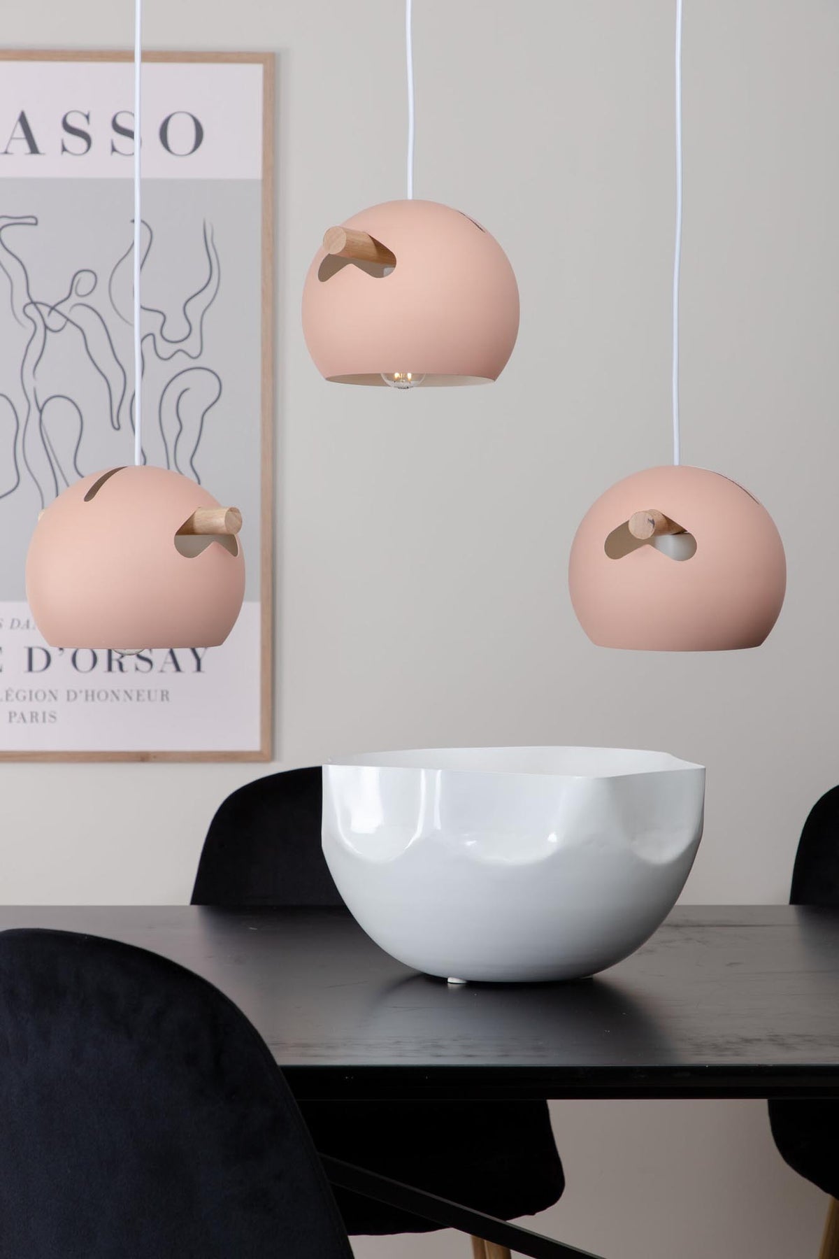 Tubbie Pendelleuchte in Altrosa präsentiert im Onlineshop von KAQTU Design AG. Pendelleuchte ist von Venture Home