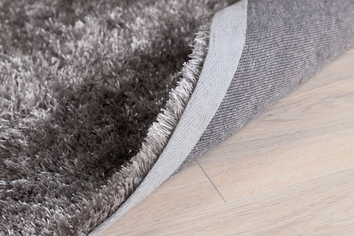 Mattis Teppich in Grau präsentiert im Onlineshop von KAQTU Design AG. Teppich ist von Venture Home