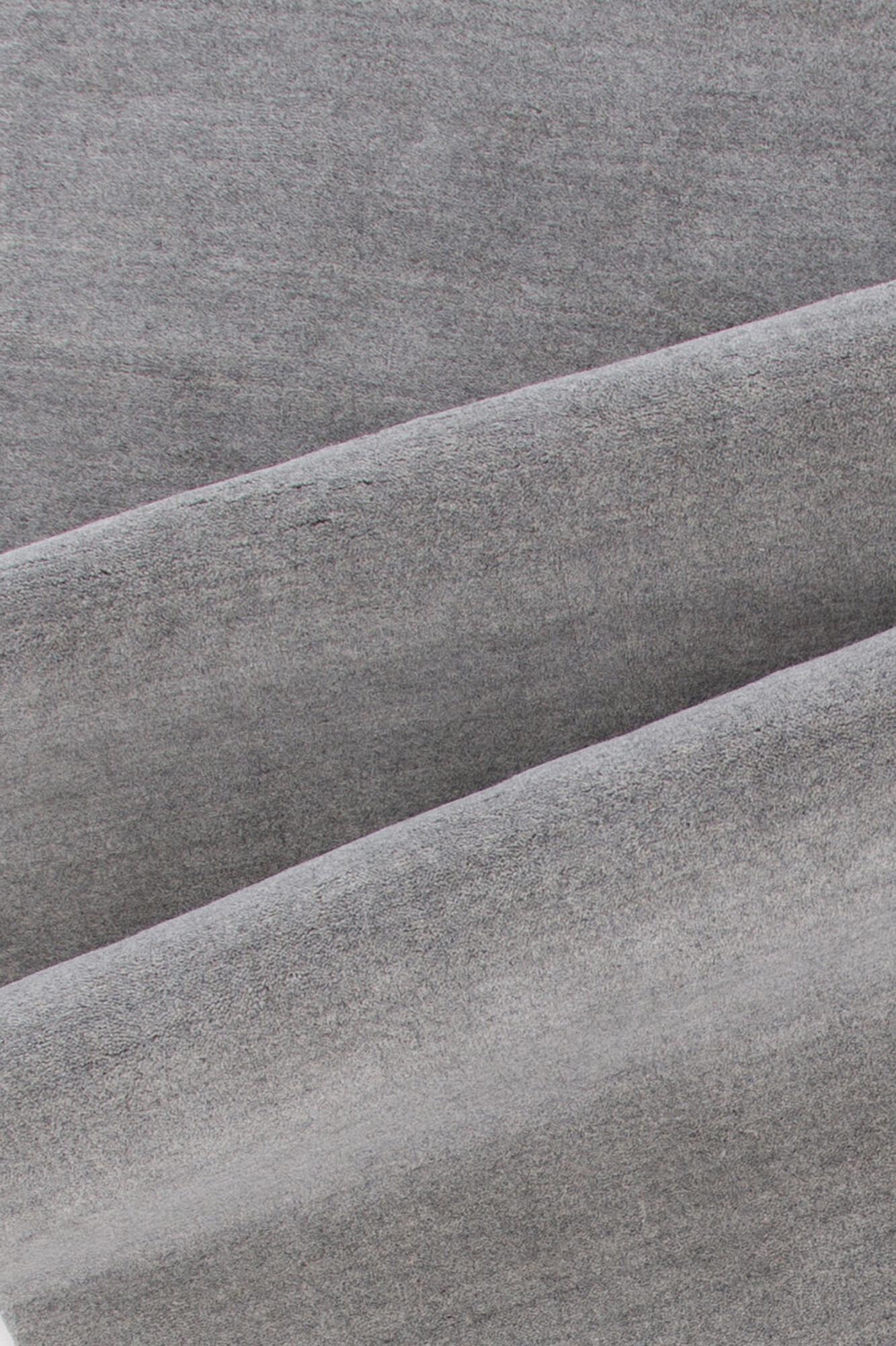 Ulla Teppich in Hellgrau präsentiert im Onlineshop von KAQTU Design AG. Teppich ist von Venture Home