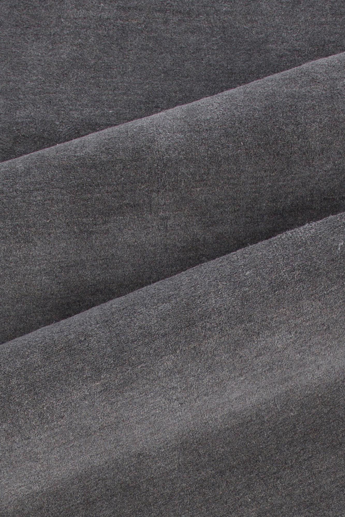 Ulla Teppich in Grau präsentiert im Onlineshop von KAQTU Design AG. Teppich ist von Venture Home