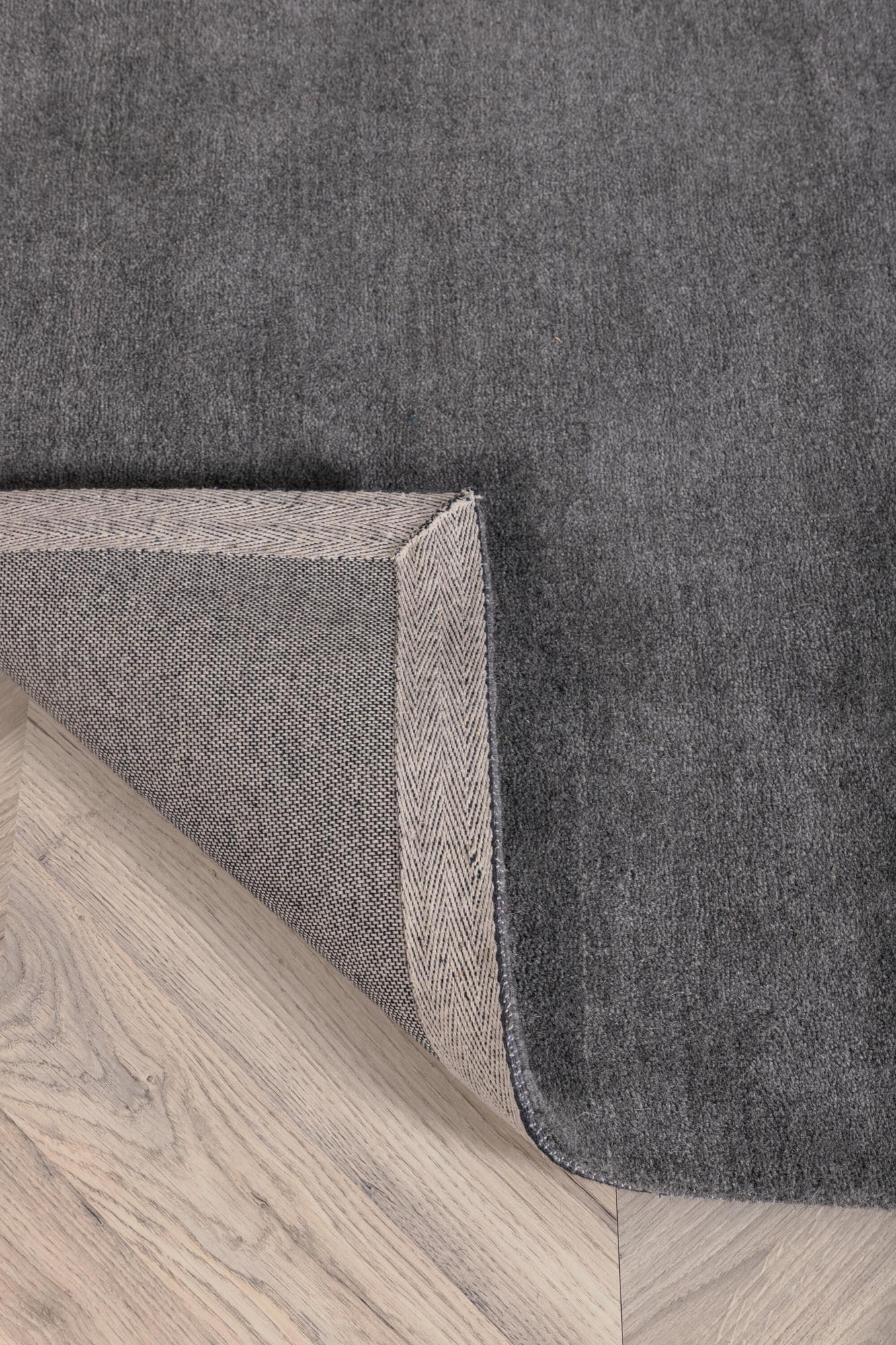 Ulla Teppich von Venture Home: Hochwertige Wolle, elegante Farbgebung und vielseitige Einsatzmöglichkeiten für ein gemütliches Zuhause.