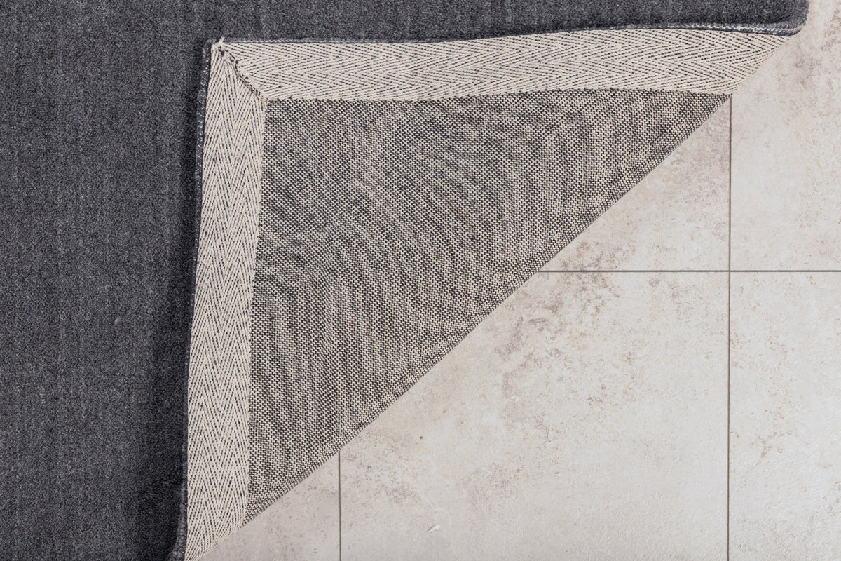 Ulla Teppich in Dunkelgrau präsentiert im Onlineshop von KAQTU Design AG. Teppich ist von Venture Home