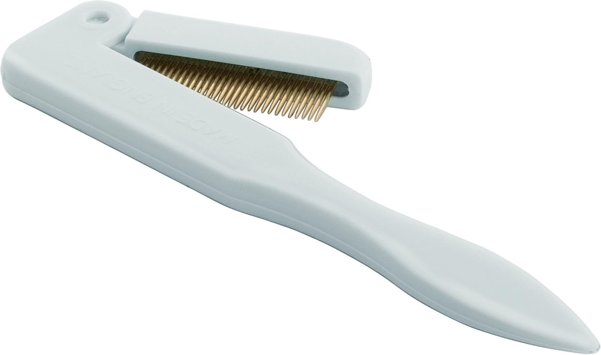 Hochwertiger Wimpernkamm von Zwilling Beauty in stilvollem Mint. Ideal zum sanften Entwirren und Pflegen Ihrer Wimpern.