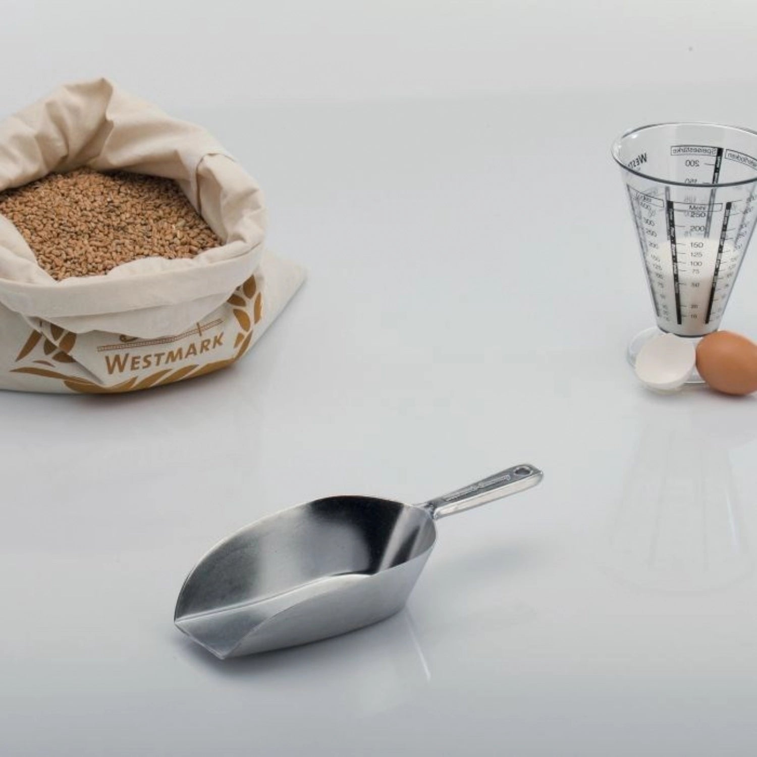 Praktische Haushaltsschaufel Hygia von Westmark, 26.5x10x5cm, 410ml, ideal für Küche und Haushalt, robust und vielseitig einsetzbar.