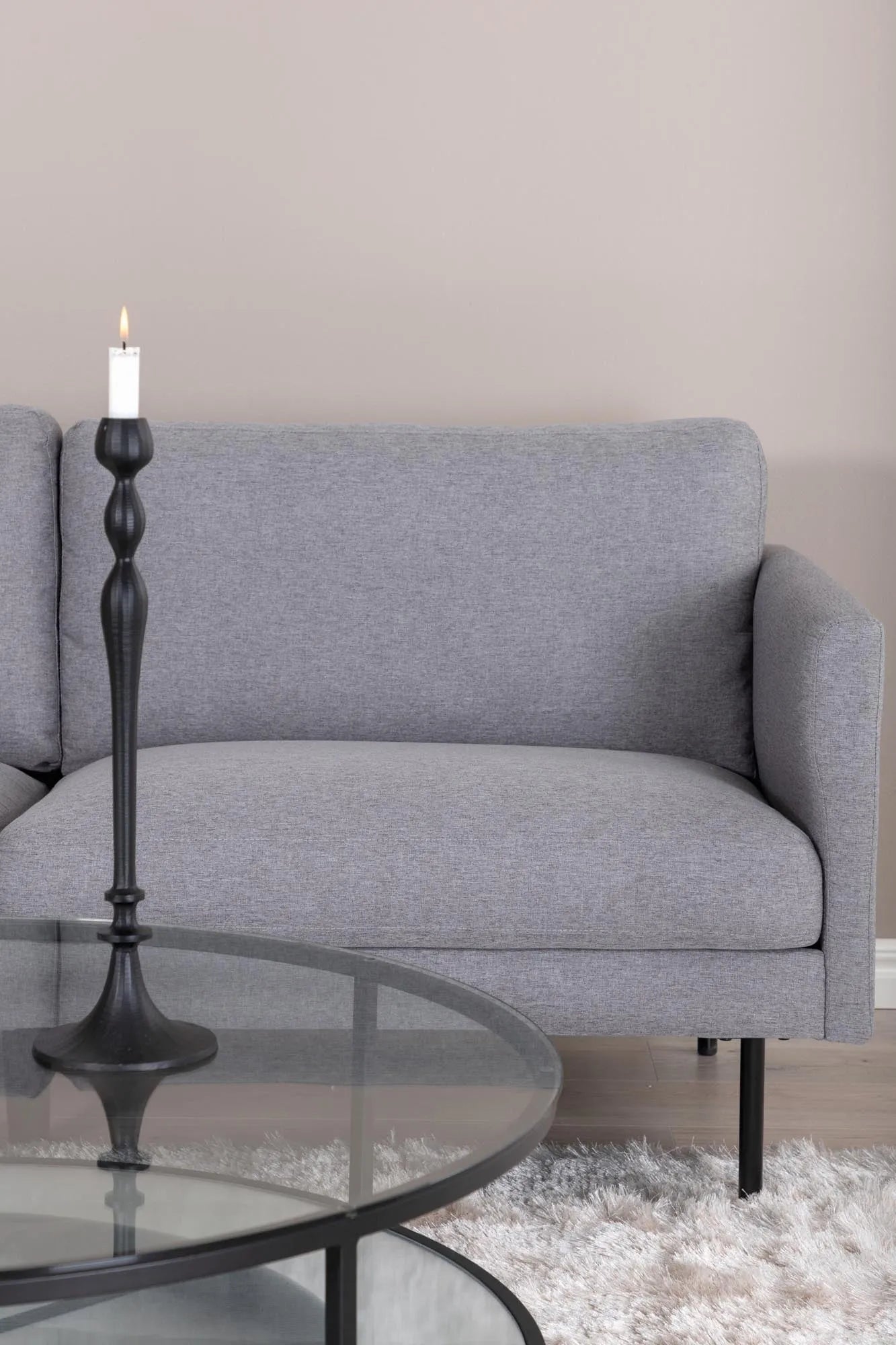 Stilvolles Zoom 2er Sofa: Modernes Highlight für Ihr Wohnzimmer.