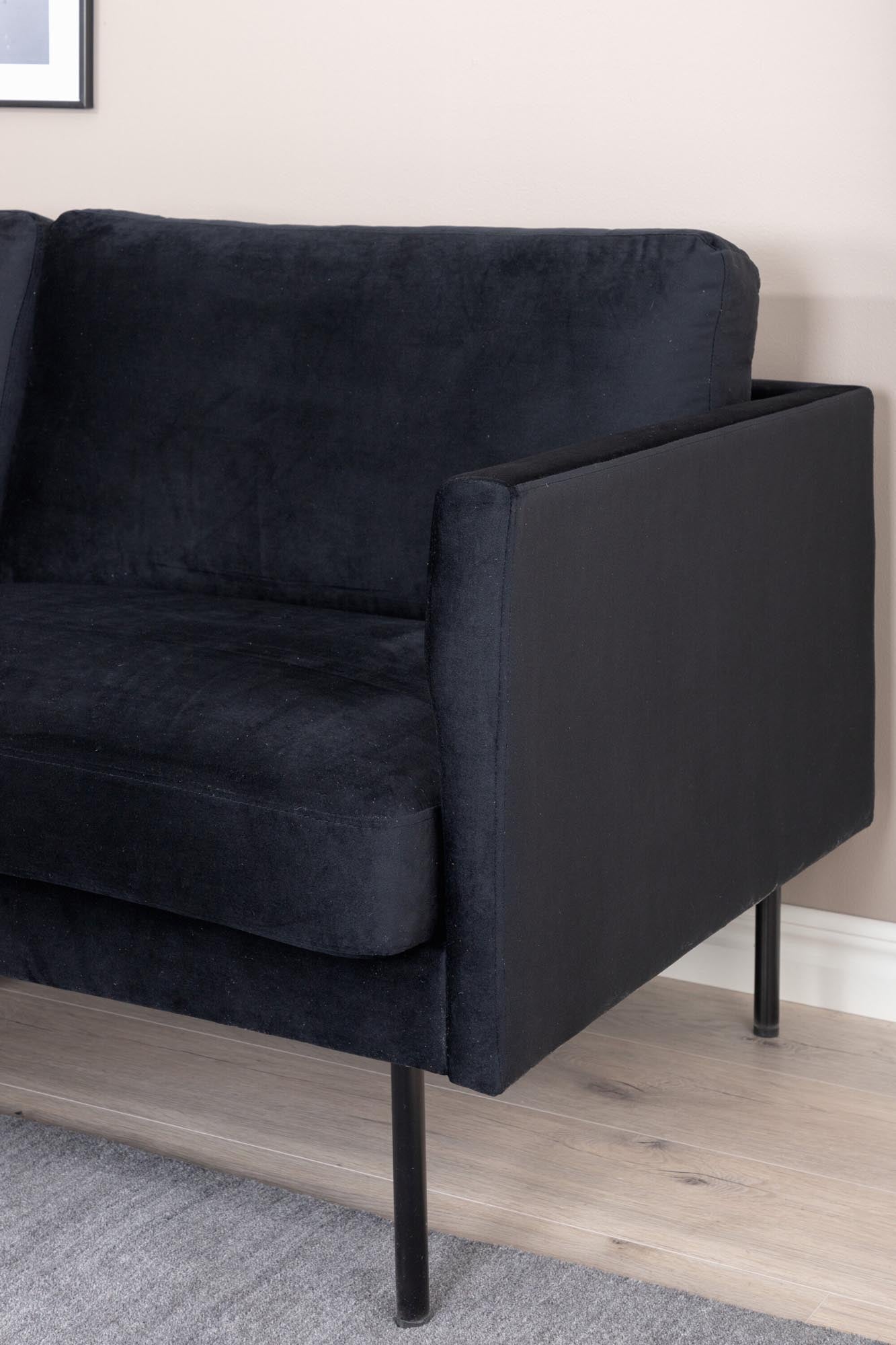 Zoom 2er Sofa in Schwarz präsentiert im Onlineshop von KAQTU Design AG. 2er Sofa ist von Venture Home