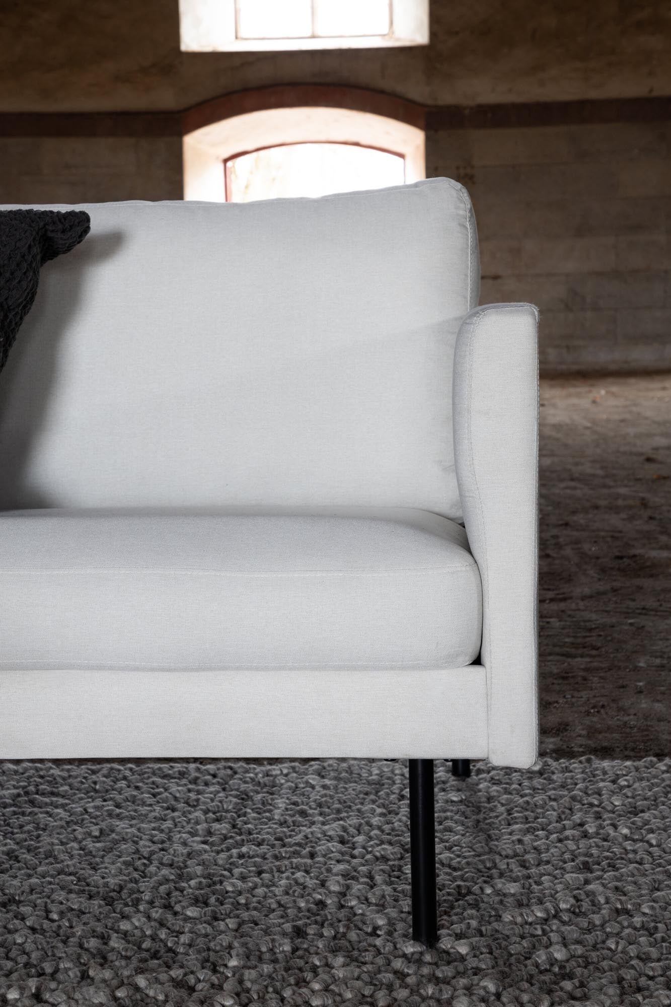 Zoom 3er Sofa in Hell beige präsentiert im Onlineshop von KAQTU Design AG. 3er Sofa ist von Venture Home