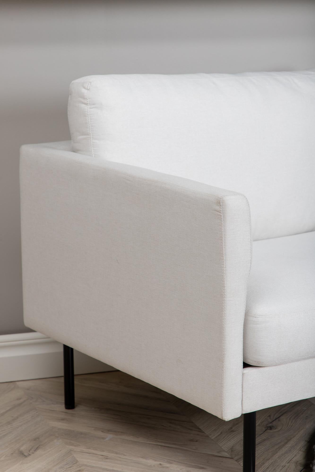 Zoom Sessel in Hell beige präsentiert im Onlineshop von KAQTU Design AG. Sessel mit Armlehnen ist von Venture Home