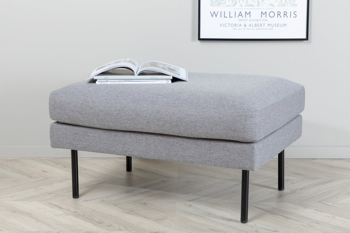 Zoom Ottoman / Pouf in Grau präsentiert im Onlineshop von KAQTU Design AG. Ottoman ist von Venture Home
