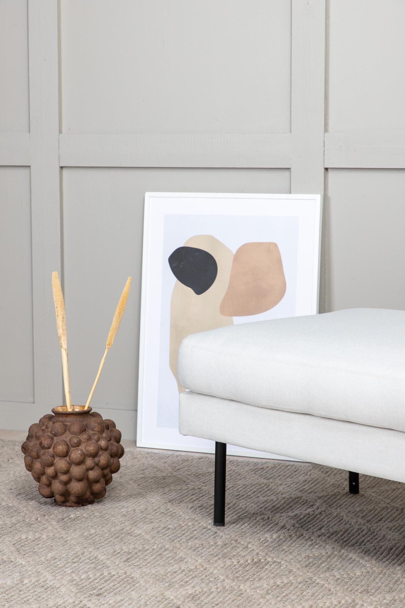 Zoom Ottoman / Pouf in Hell beige präsentiert im Onlineshop von KAQTU Design AG. Ottoman ist von Venture Home