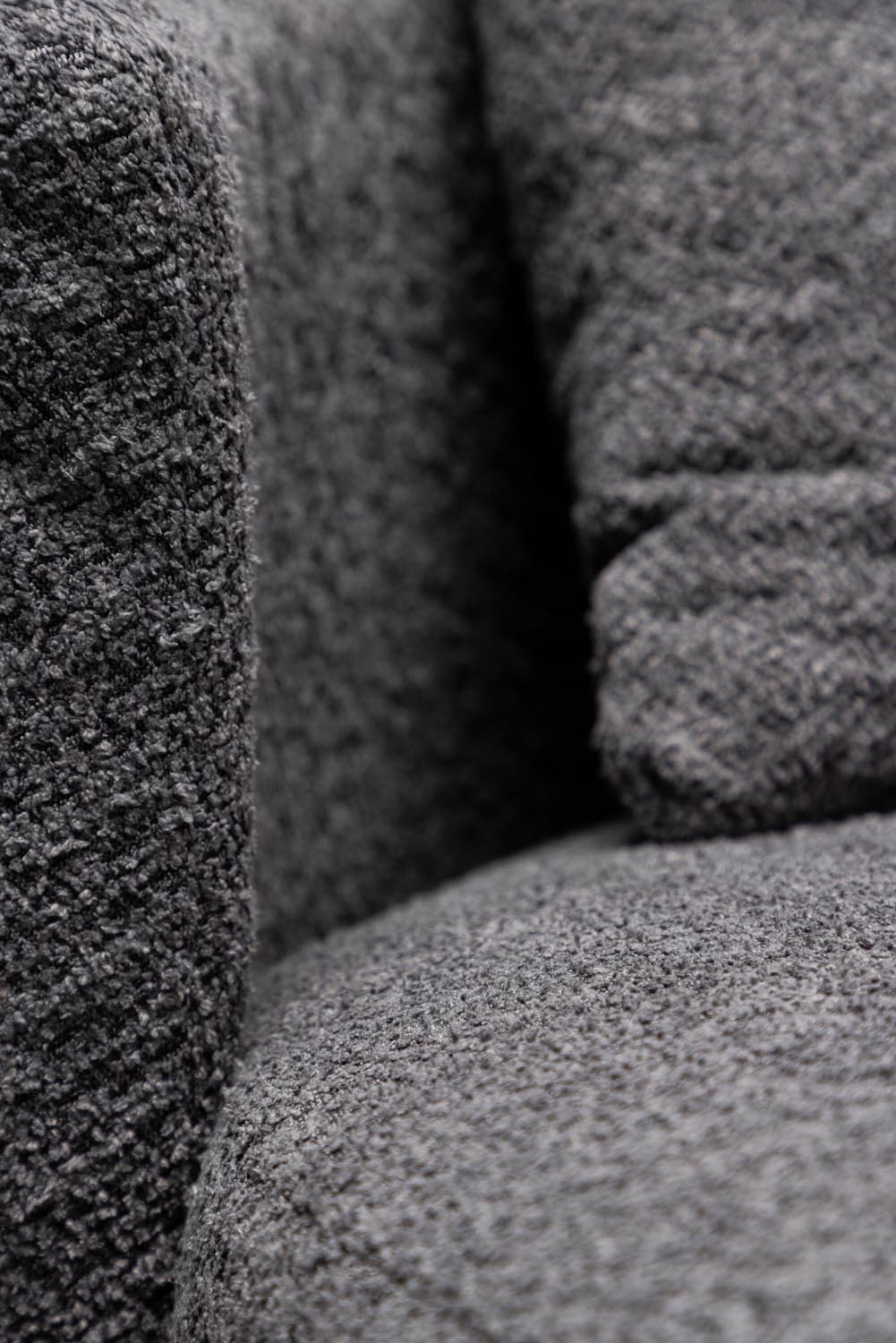 Kelso 2 Sitzer Sofa in Grau präsentiert im Onlineshop von KAQTU Design AG. 2er Sofa ist von Venture Home