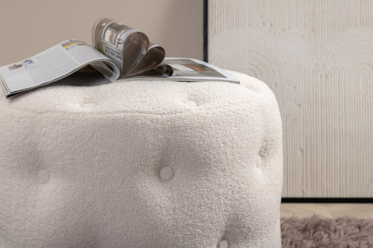 Benjamin Ottoman / Pouf in Weiss präsentiert im Onlineshop von KAQTU Design AG. Pouf ist von Venture Home