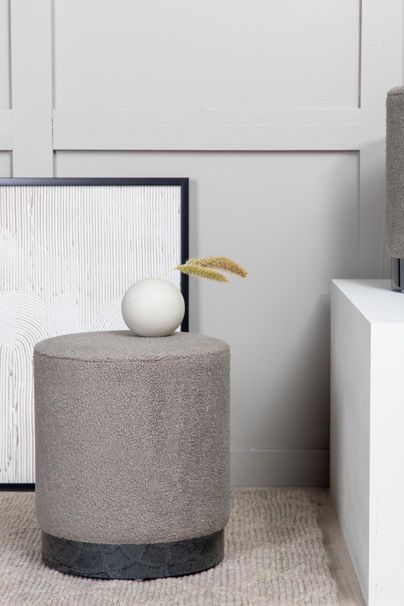 Benji Ottoman / Pouf in Greige präsentiert im Onlineshop von KAQTU Design AG. Pouf ist von Venture Home