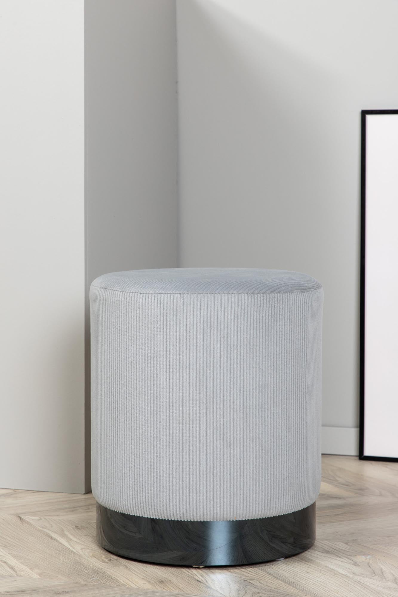 Benji Ottoman / Pouf in Grau präsentiert im Onlineshop von KAQTU Design AG. Pouf ist von Venture Home