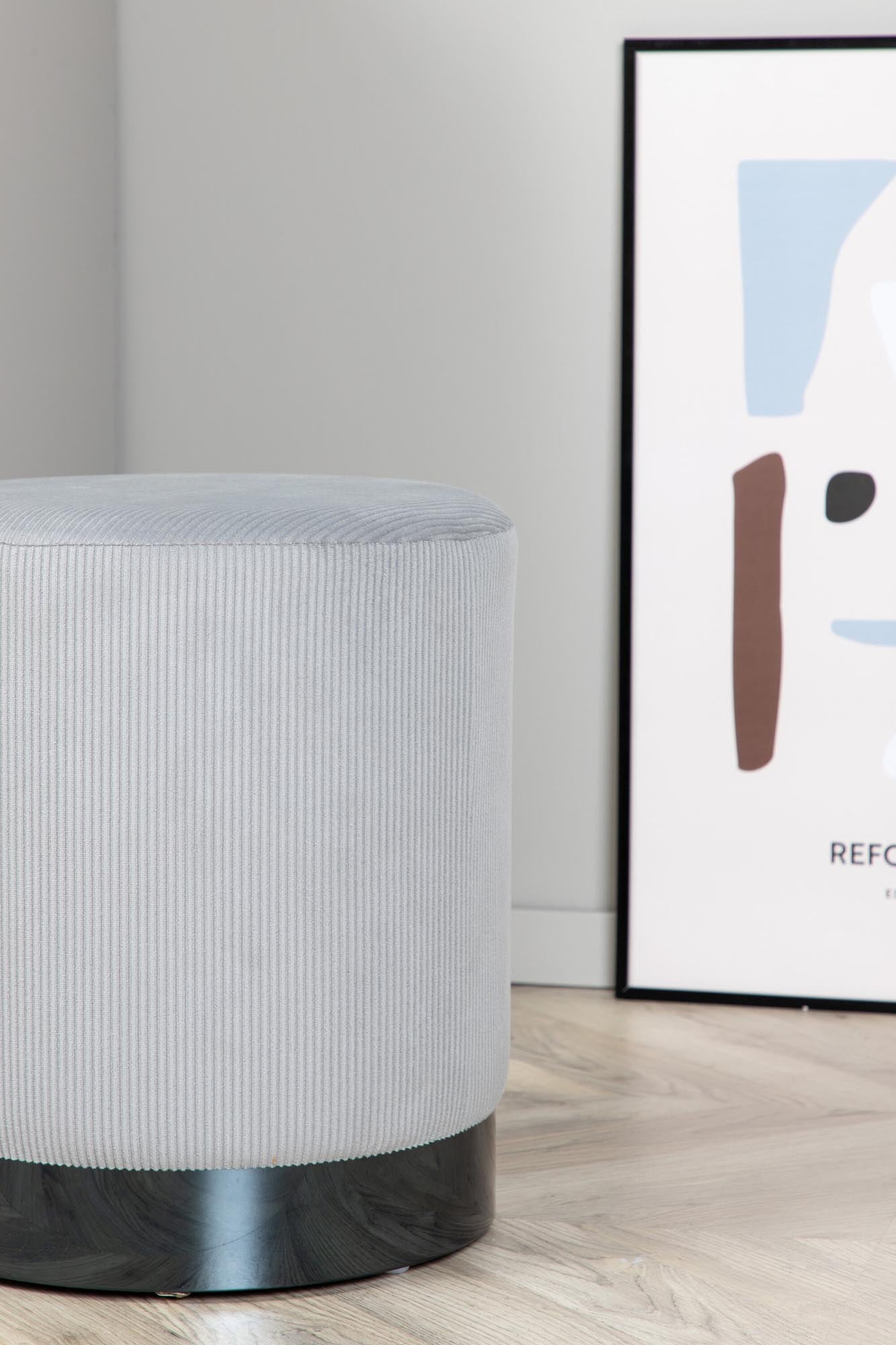 Benji Ottoman / Pouf in Grau präsentiert im Onlineshop von KAQTU Design AG. Pouf ist von Venture Home