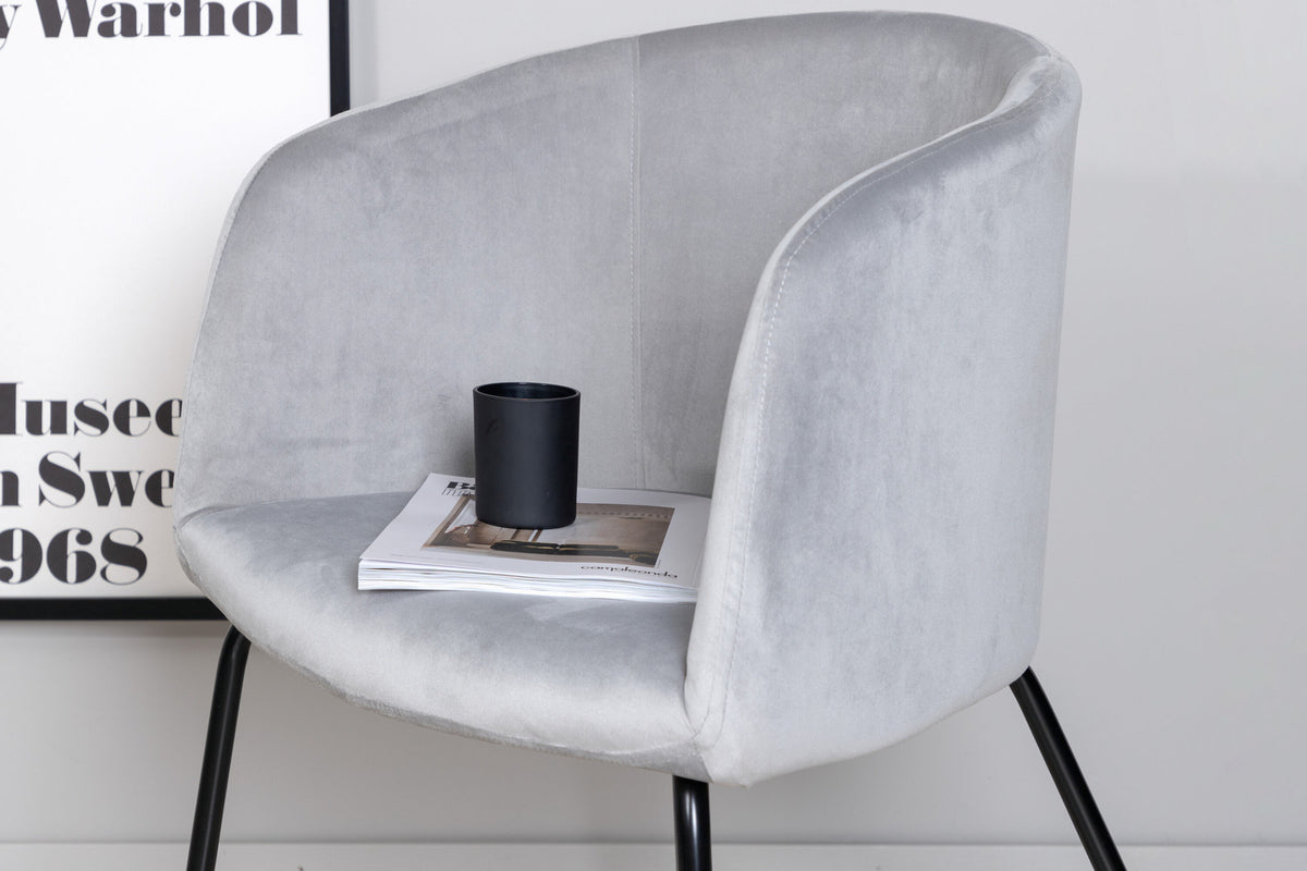 Berit Stuhl in Grau präsentiert im Onlineshop von KAQTU Design AG. Stuhl mit Armlehne ist von Venture Home