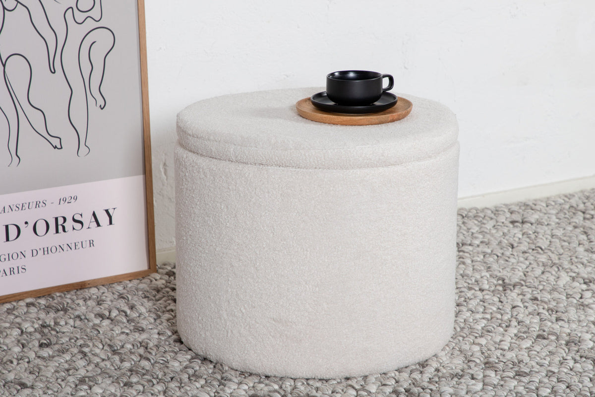 Dunken Ottoman / Pouf in Weiss präsentiert im Onlineshop von KAQTU Design AG. Pouf ist von Venture Home