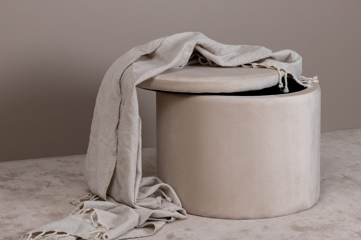 Dunken Ottoman / Pouf in Beige präsentiert im Onlineshop von KAQTU Design AG. Pouf ist von Venture Home