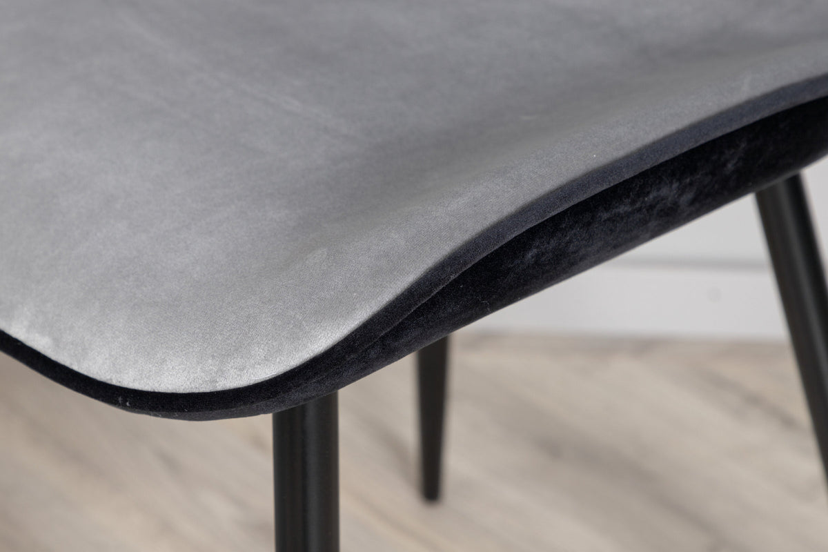 Emma Stuhl in Grau präsentiert im Onlineshop von KAQTU Design AG. Stuhl ist von Venture Home