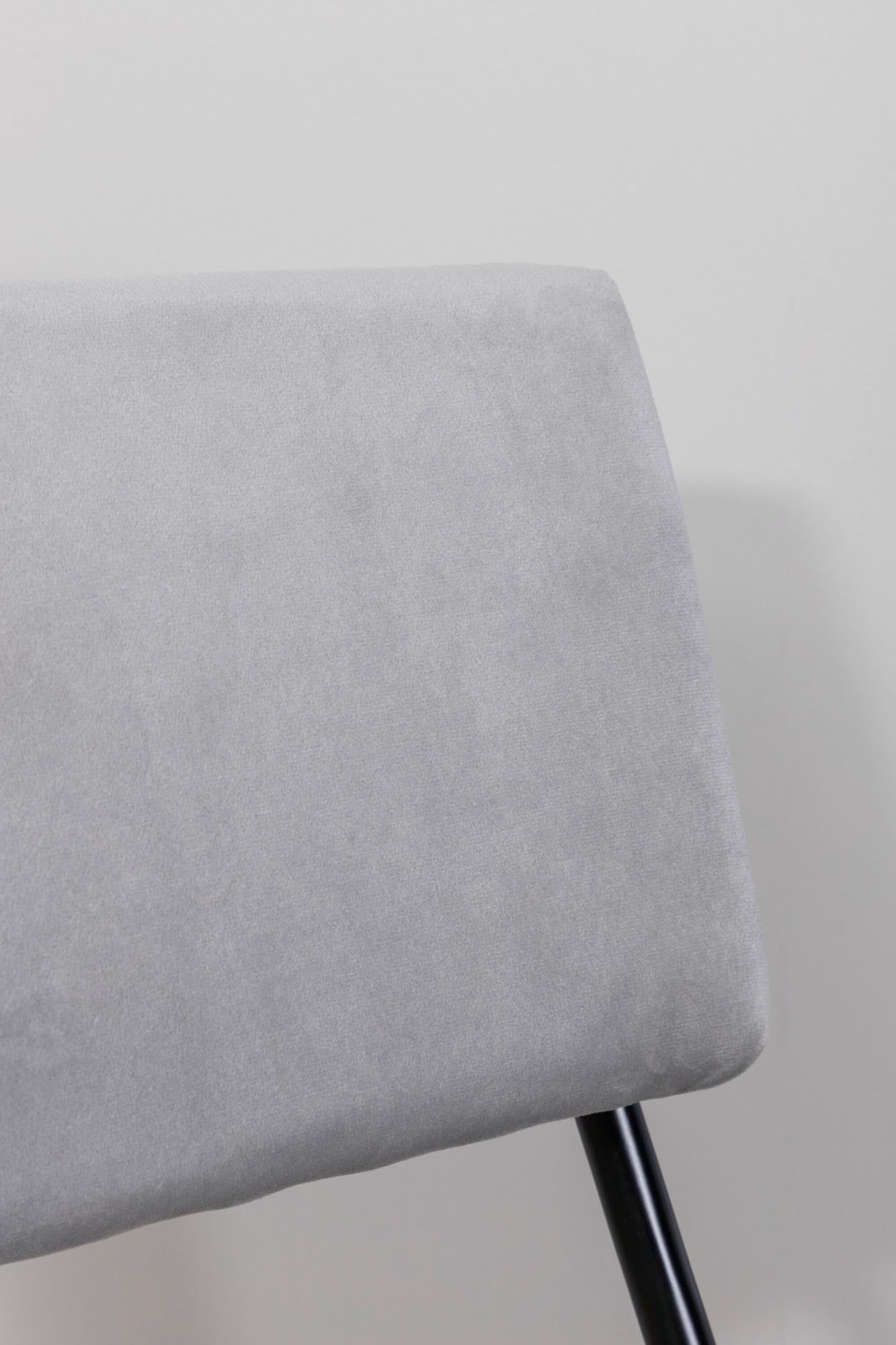 Kenth Stuhl in Grau präsentiert im Onlineshop von KAQTU Design AG. Stuhl ist von Venture Home
