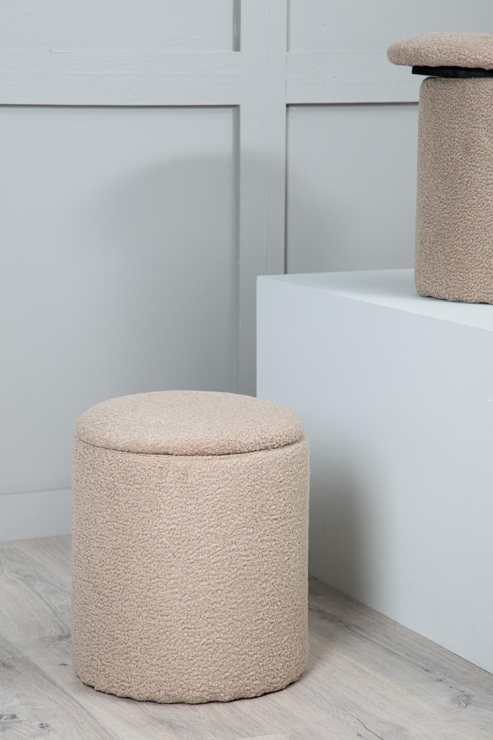 Limpen Ottoman / Pouf in Beige präsentiert im Onlineshop von KAQTU Design AG. Pouf ist von Venture Home