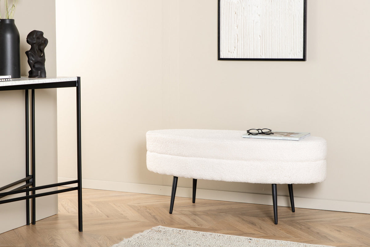 Otto Ottoman / Pouf in Weiss präsentiert im Onlineshop von KAQTU Design AG. Ottoman ist von Venture Home