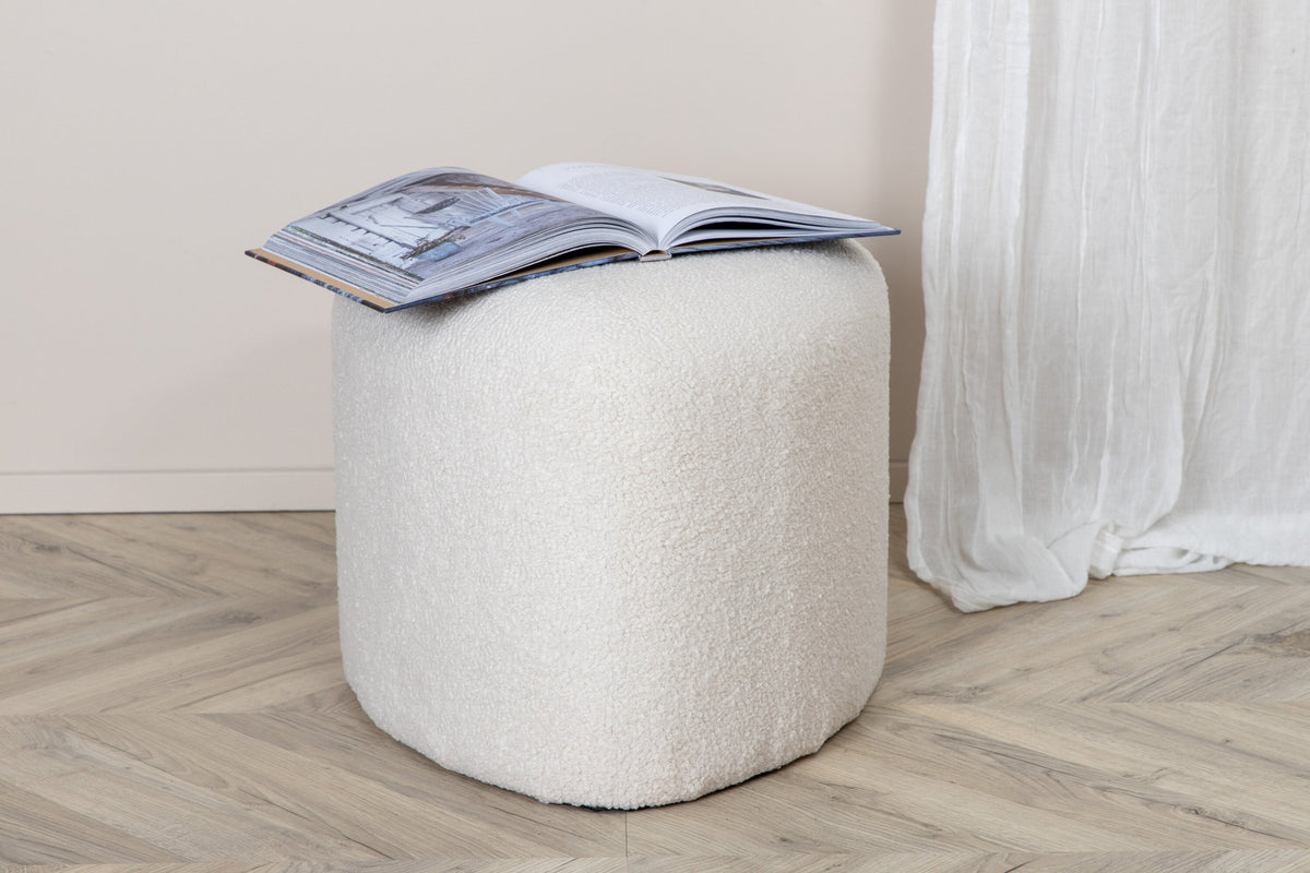 Peg Ottoman / Pouf in Weiss präsentiert im Onlineshop von KAQTU Design AG. Pouf ist von Venture Home