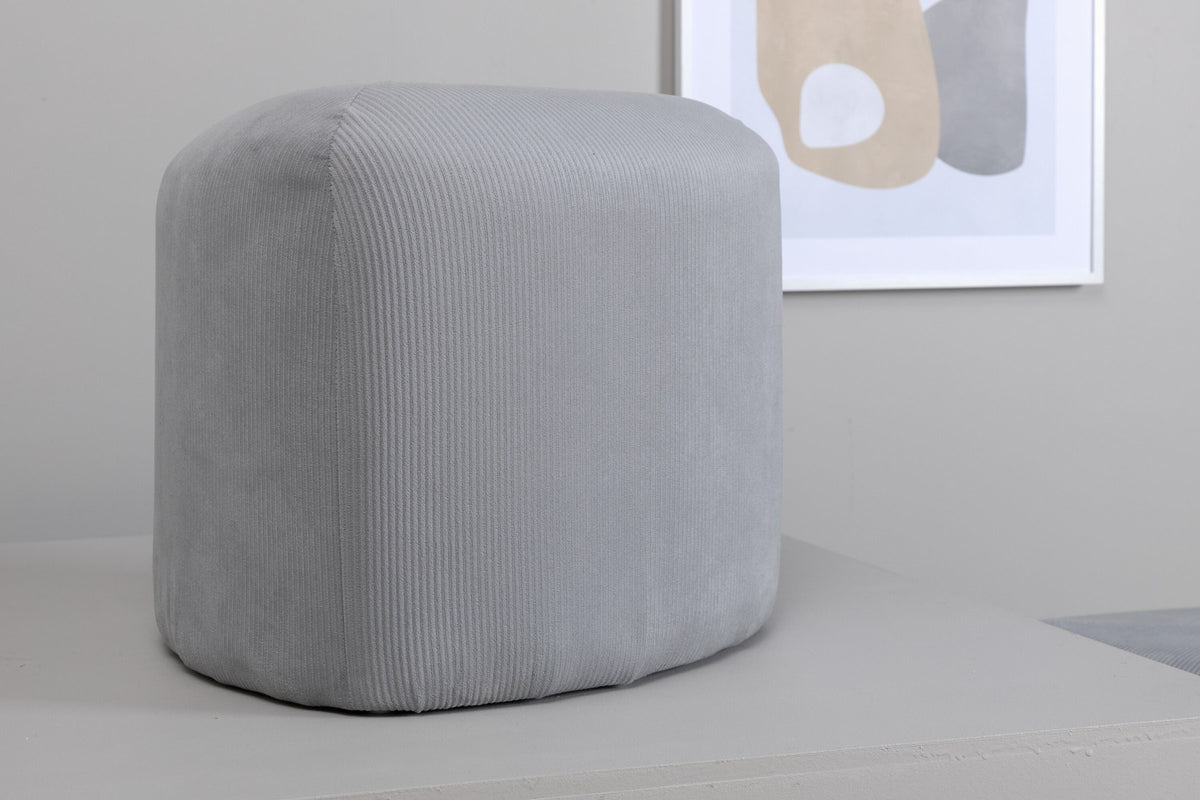 Peg Ottoman / Pouf in Grau präsentiert im Onlineshop von KAQTU Design AG. Pouf ist von Venture Home