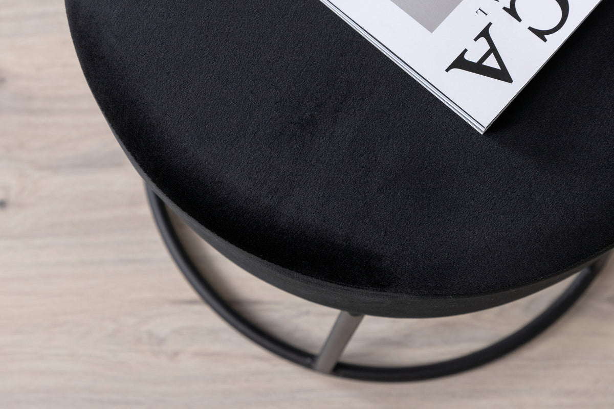 Petra Ottoman / Pouf in Schwarz präsentiert im Onlineshop von KAQTU Design AG. Pouf ist von Venture Home