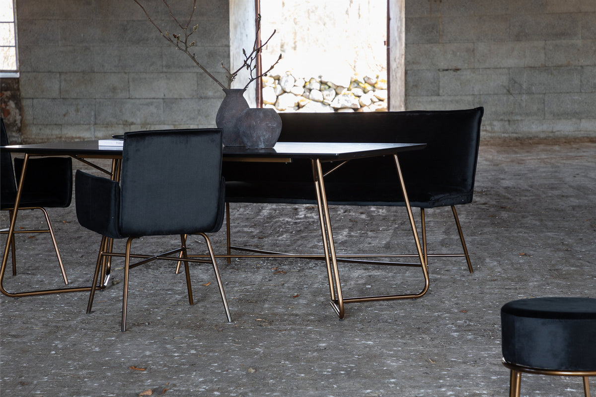 Petra Tisch in Schwarz / Kupfer präsentiert im Onlineshop von KAQTU Design AG. Esstisch ist von Venture Home