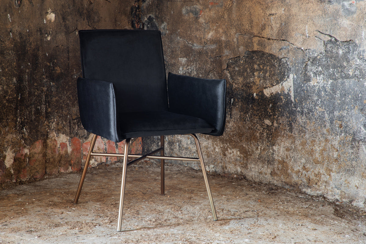 Petra Stuhl in Schwarz / Kupfer präsentiert im Onlineshop von KAQTU Design AG. Stuhl mit Armlehne ist von Venture Home